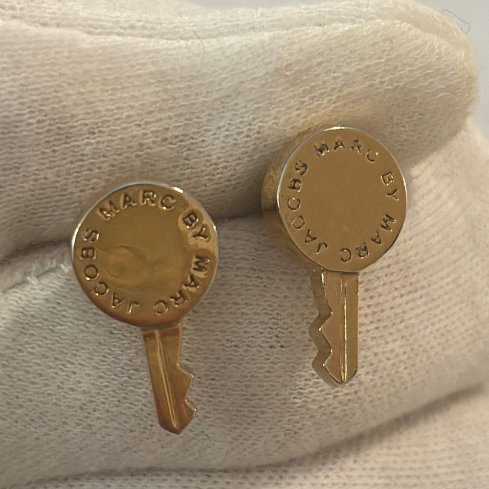 Marc by Marc Jacobs gold key earrings
